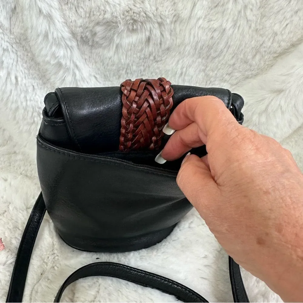 Vintage Brighton Black Brown Leather Flower Adorn Saddle Bucket Crossbody Bag